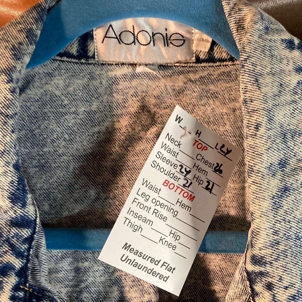 Vintage 1980’s “Adonie” blue‎ acid wash jean jacket. 52” chest 203
